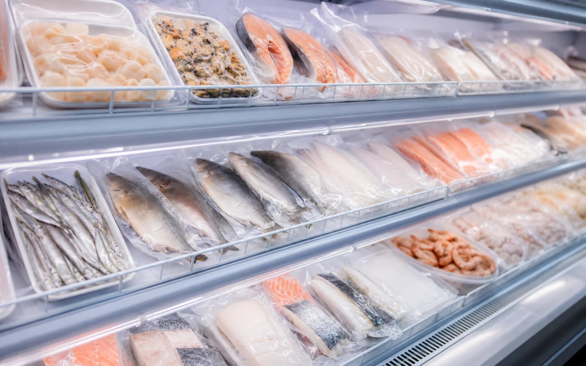 Сетевой ритейл: выкладка морепродуктов в магазине